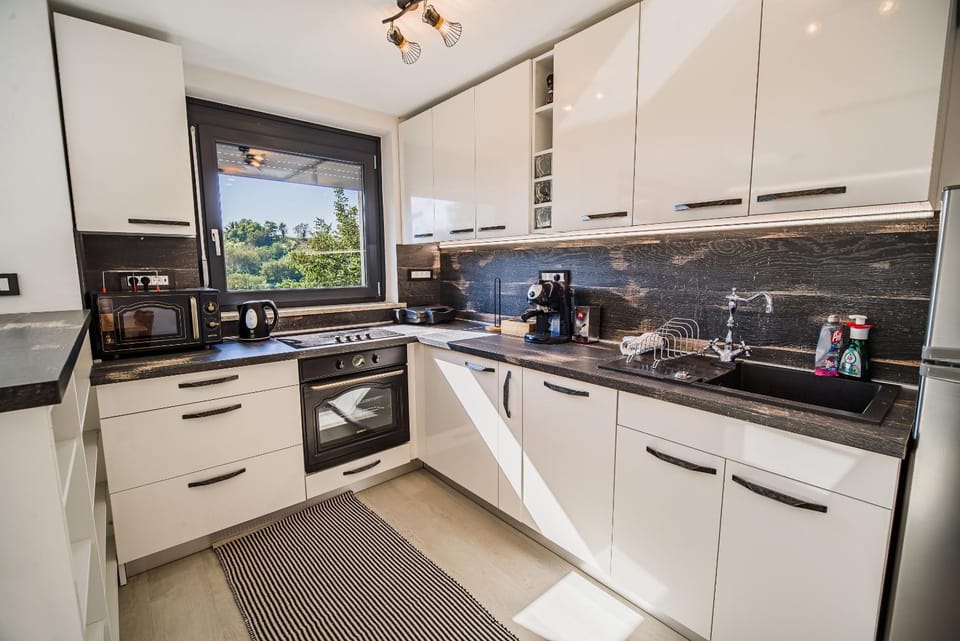 Coffee/tea facilities, Kitchen or kitchenette, dishwasher, minibar, pet friendly, stove, toaster
