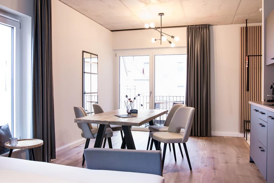 Living room, Dining area
