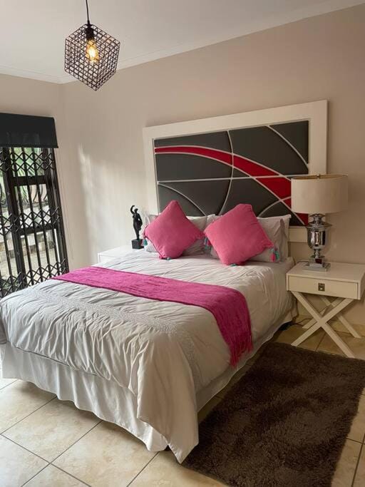 Cozy & Colorful Umhlanga Cottage Apartment in Umhlanga