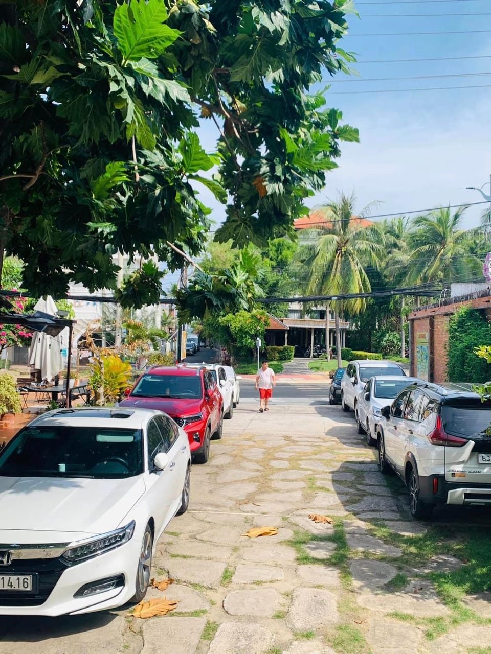 Off site, Neighbourhood, Street view, Parking