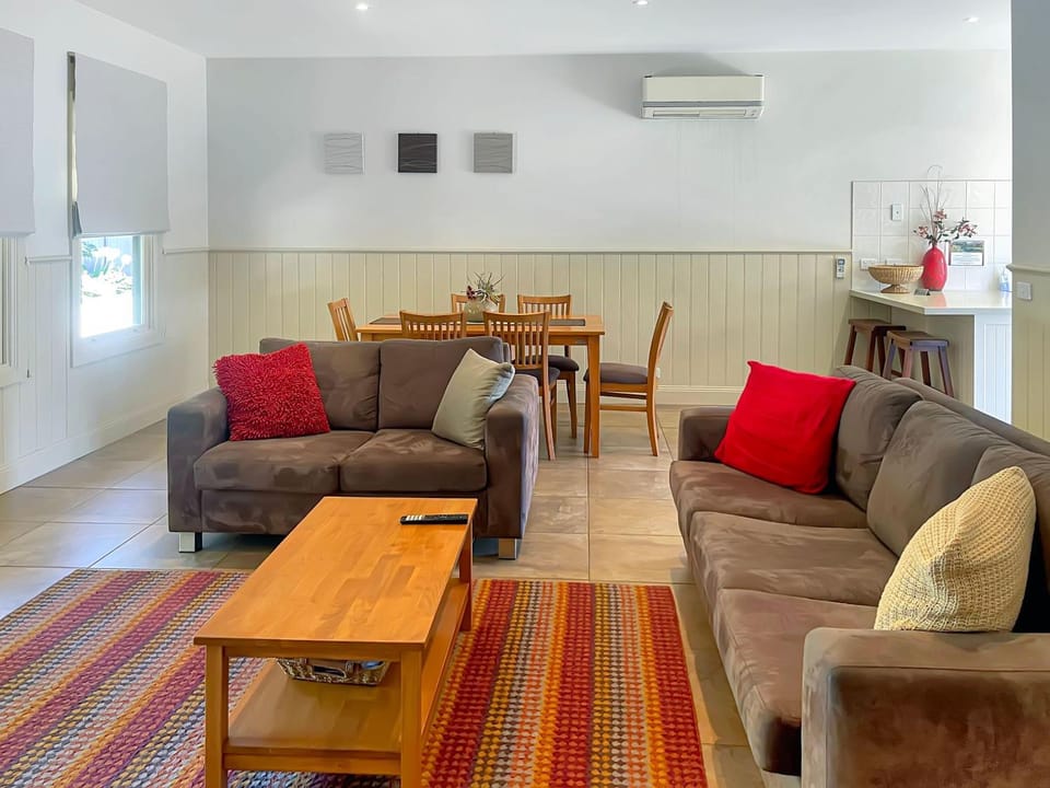 River Rock Cottage Centrally located and Dog friendly House in Jamieson