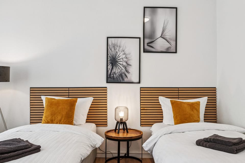 Bed, TV and multimedia, Business facilities, Bedroom