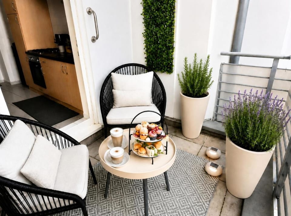View (from property/room), Balcony/Terrace, Seating area