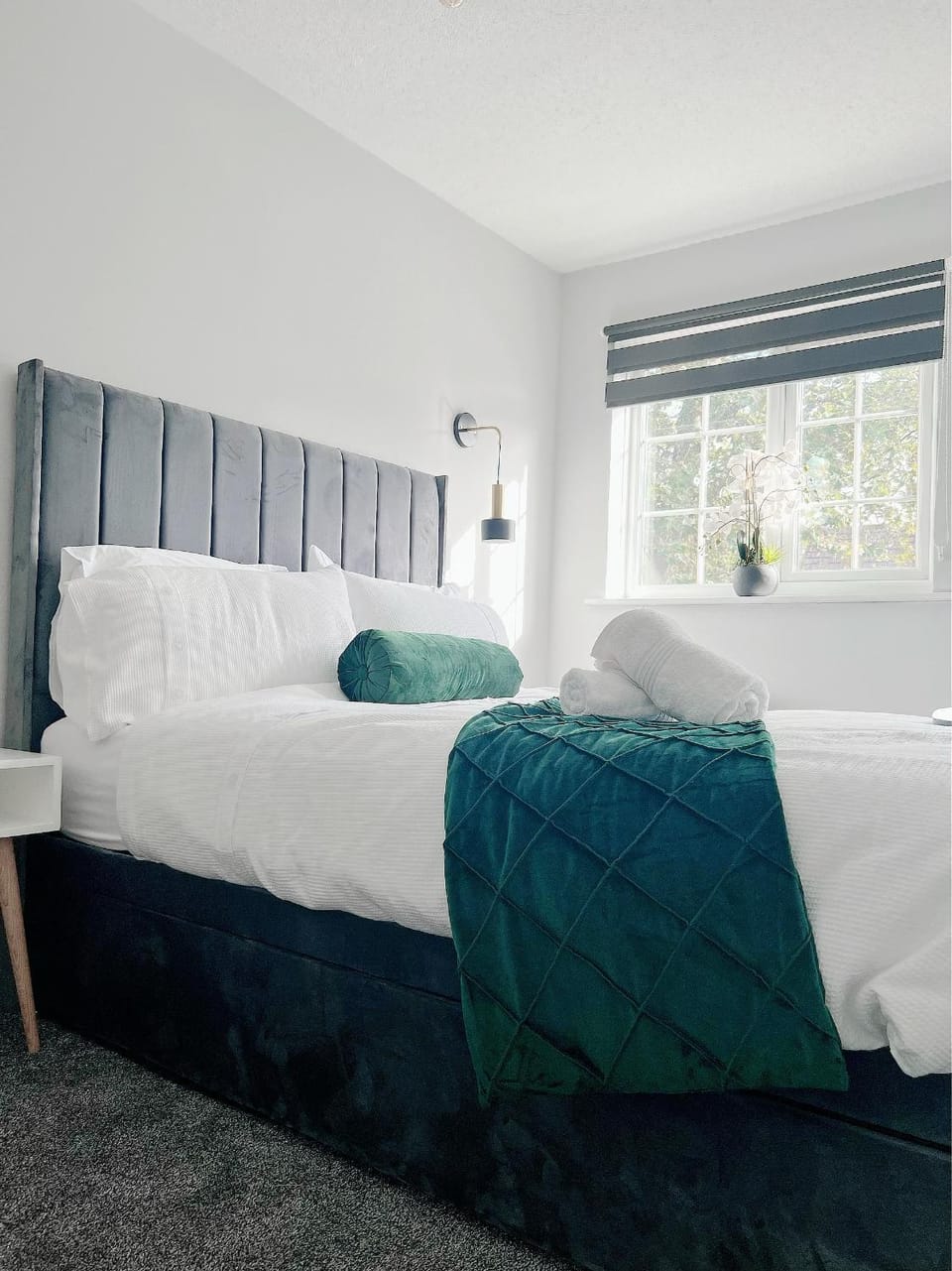 Bed, Photo of the whole room, Bedroom