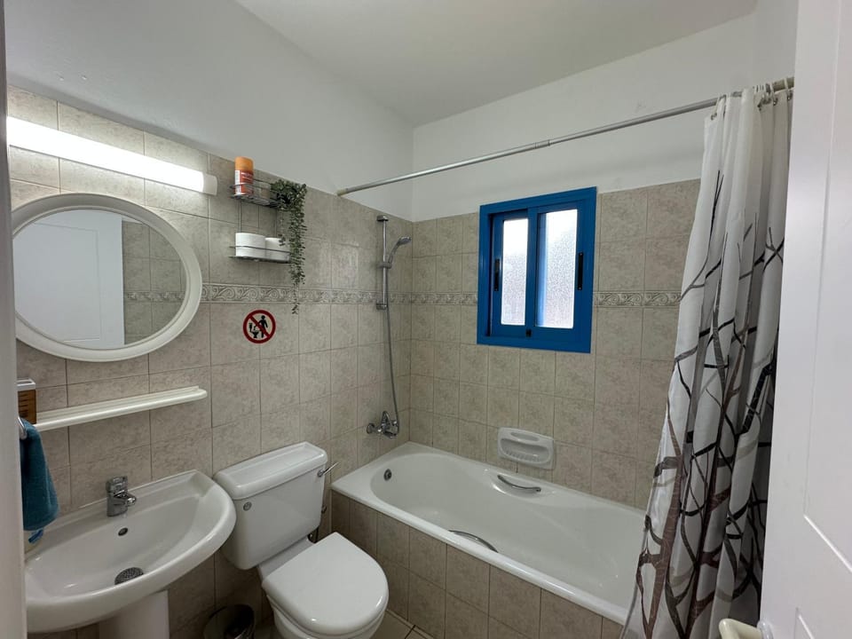 Shower, Toilet, Bath