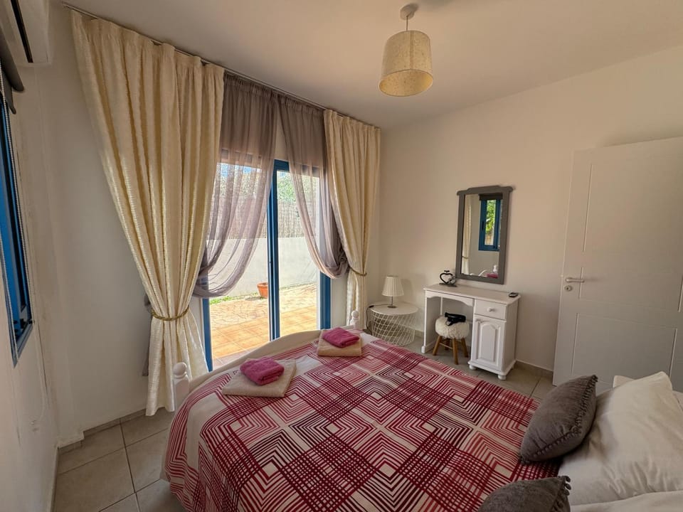 Bed, Photo of the whole room, Bedroom, towels, wardrobe