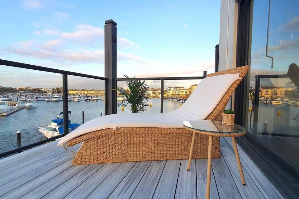 Day, View (from property/room), Balcony/Terrace, Lake view, Sea view