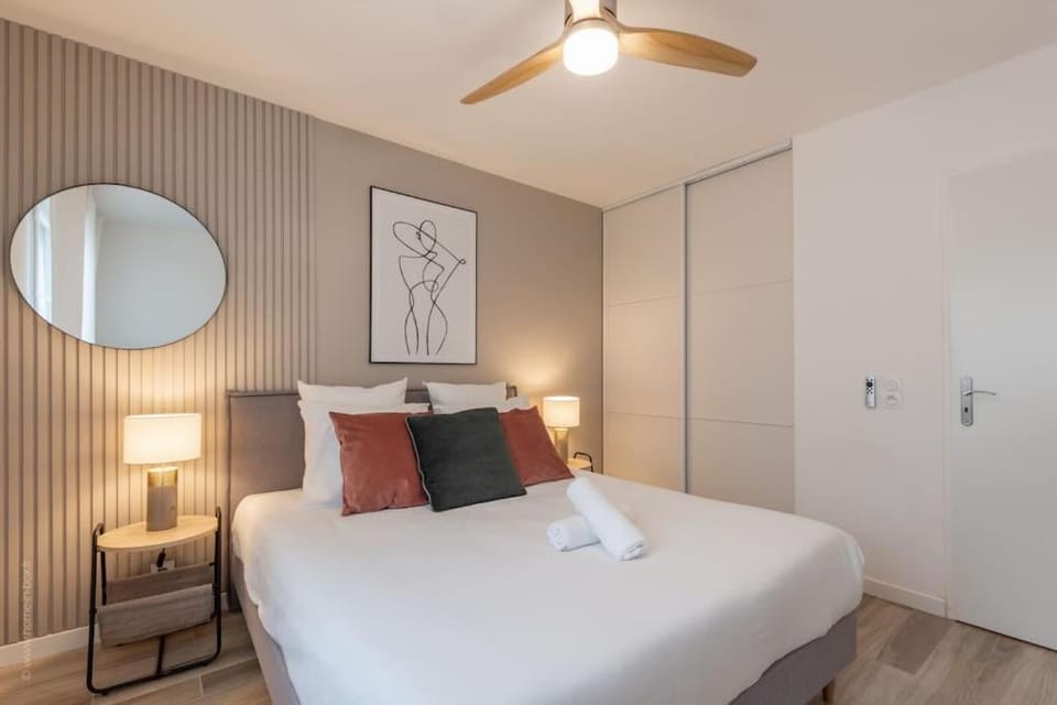 Bed, Bedroom, fireplace, wardrobe