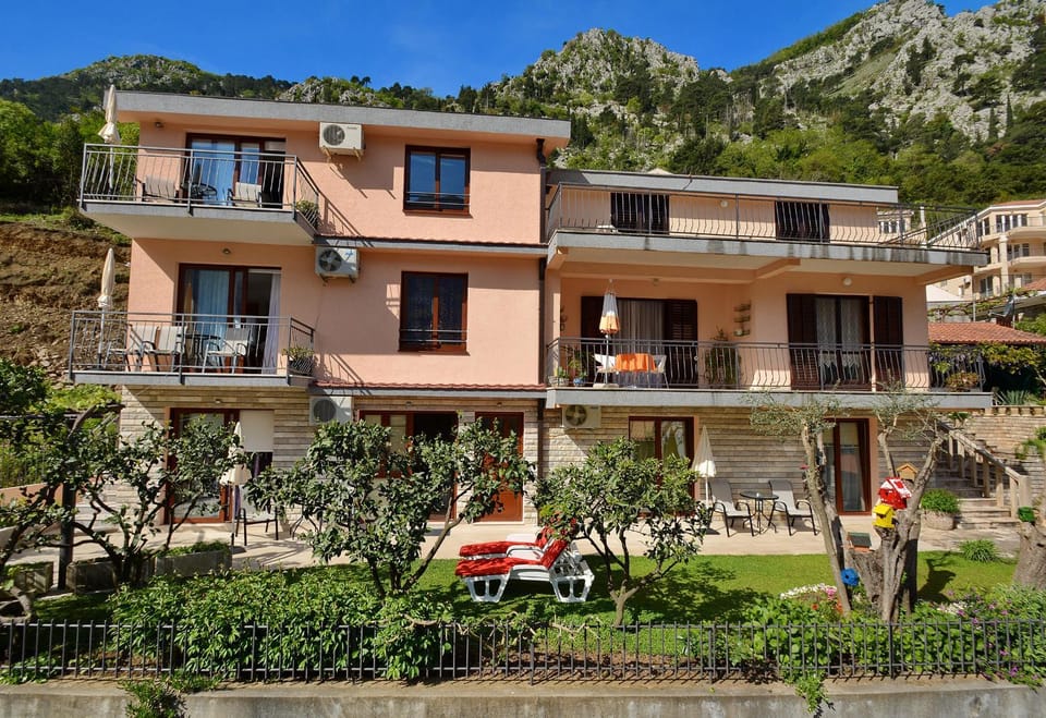 Property building, Day