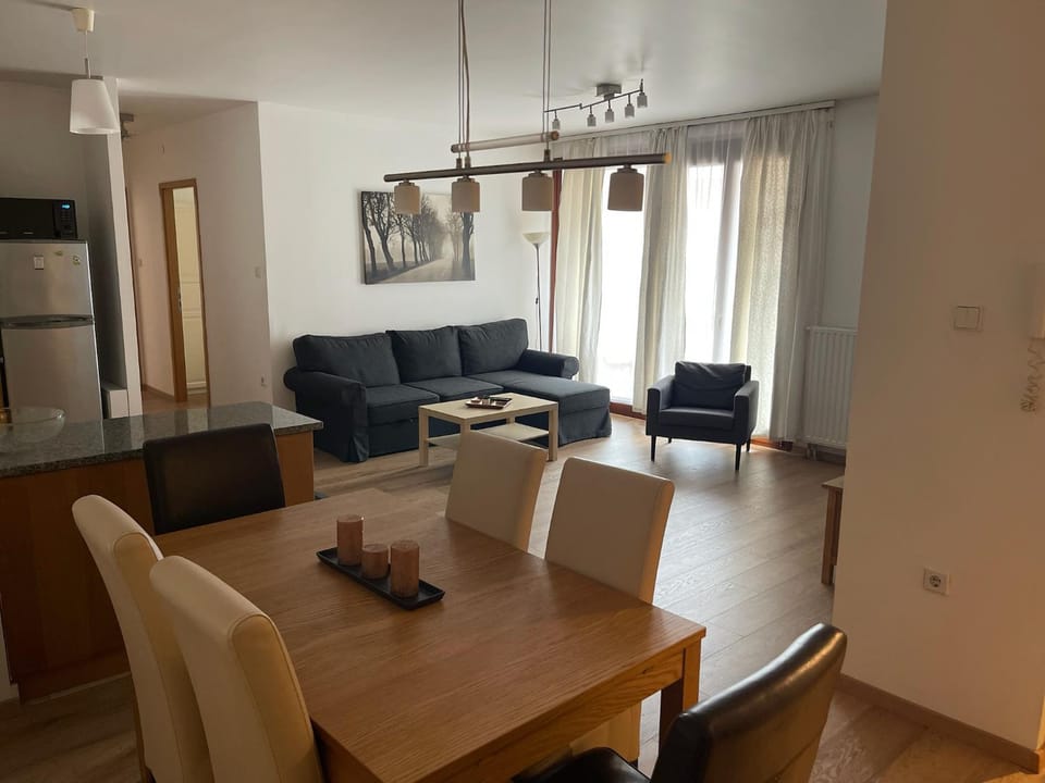 Living room, Dining area, kitchen