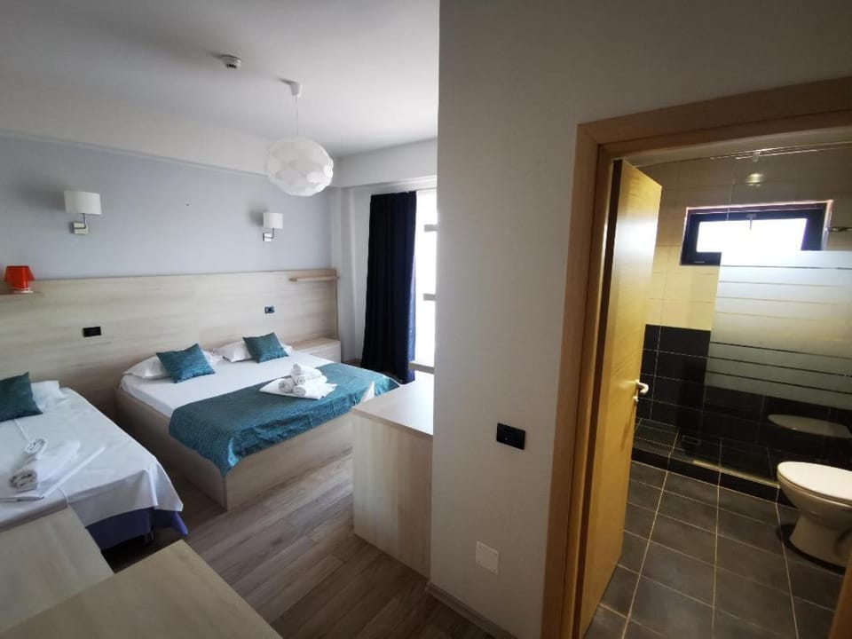 Kharisma Hotel Bed and Breakfast in Constanța County
