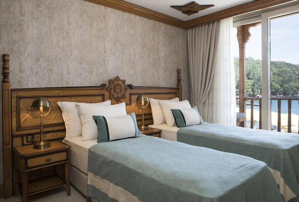 Bed, View (from property/room), Balcony/Terrace, Photo of the whole room