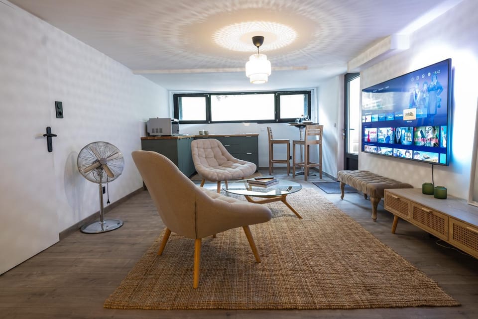 Living room, kitchen