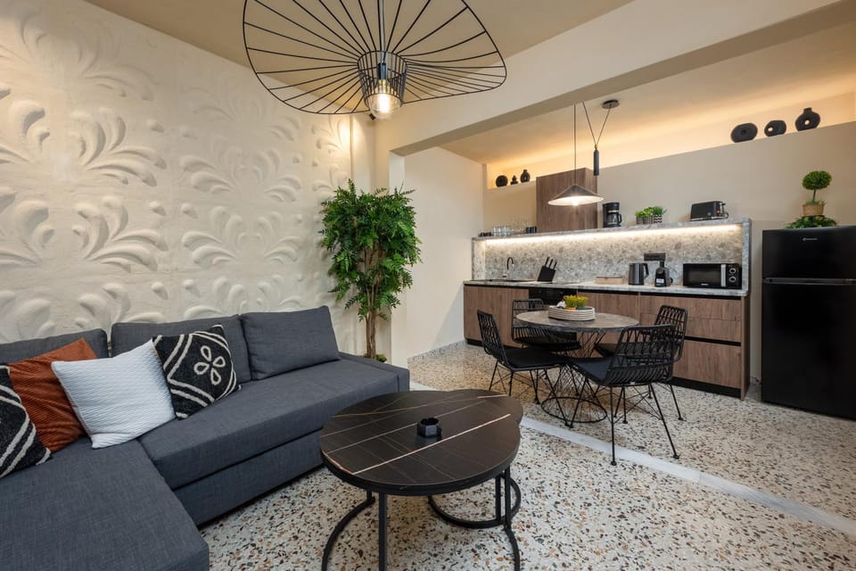 Kitchen or kitchenette, Living room