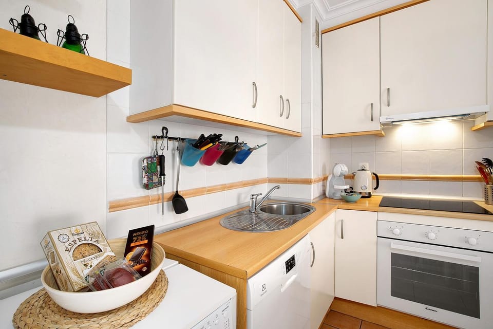 Kitchen or kitchenette, Living room