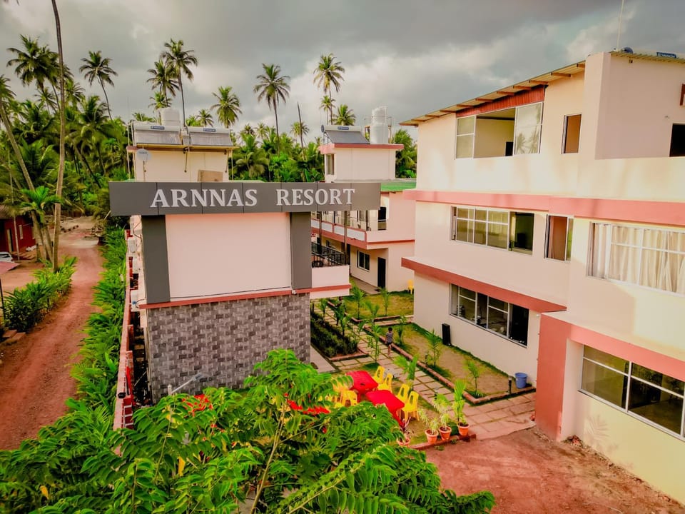 Property building, Day