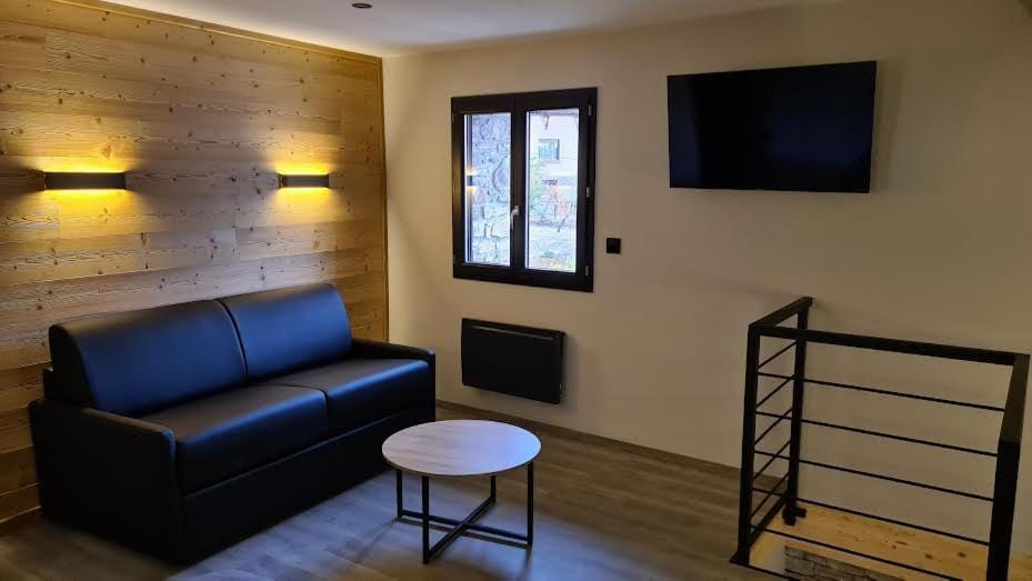 TV and multimedia, Seating area