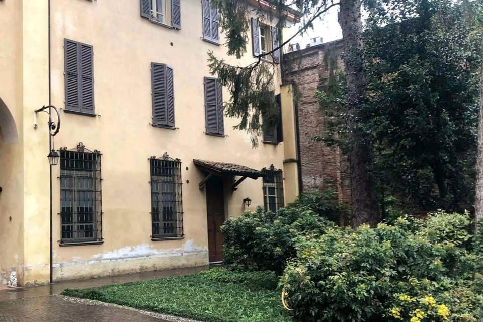 Property building, Garden view