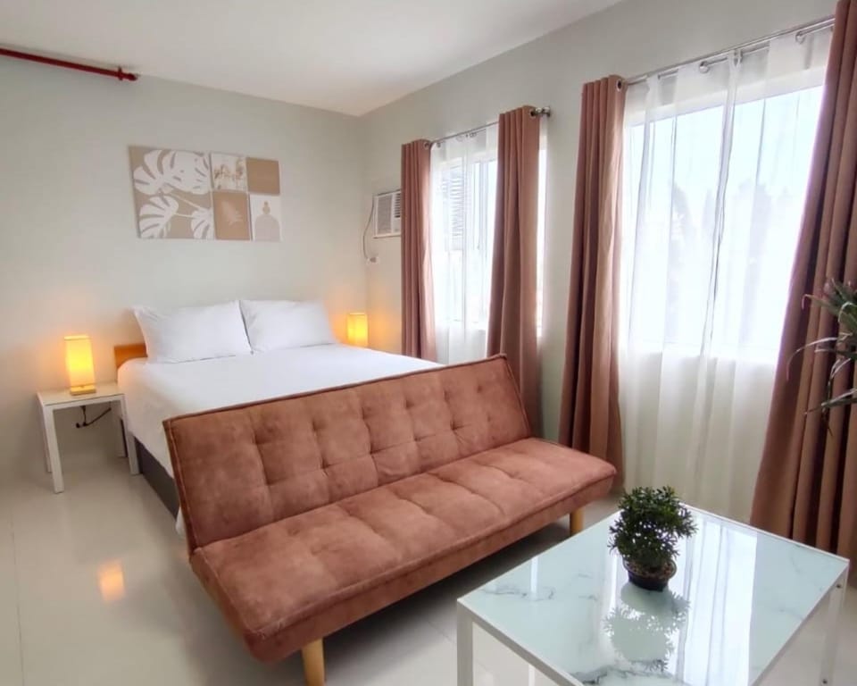 Bed, Seating area