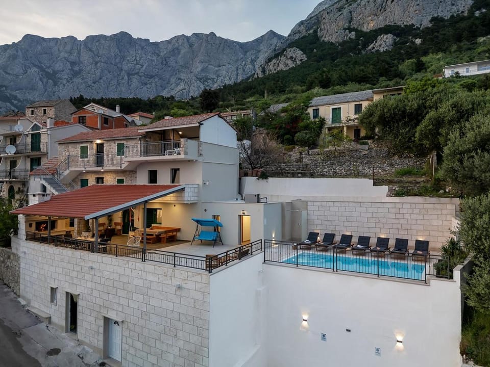 Villa Irena with heated pool and sea view House in Makarska