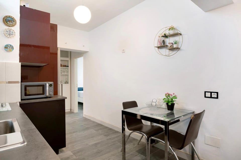 Property building, Kitchen or kitchenette, Living room