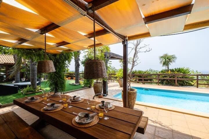 Balcony/Terrace, Dining area, Swimming pool