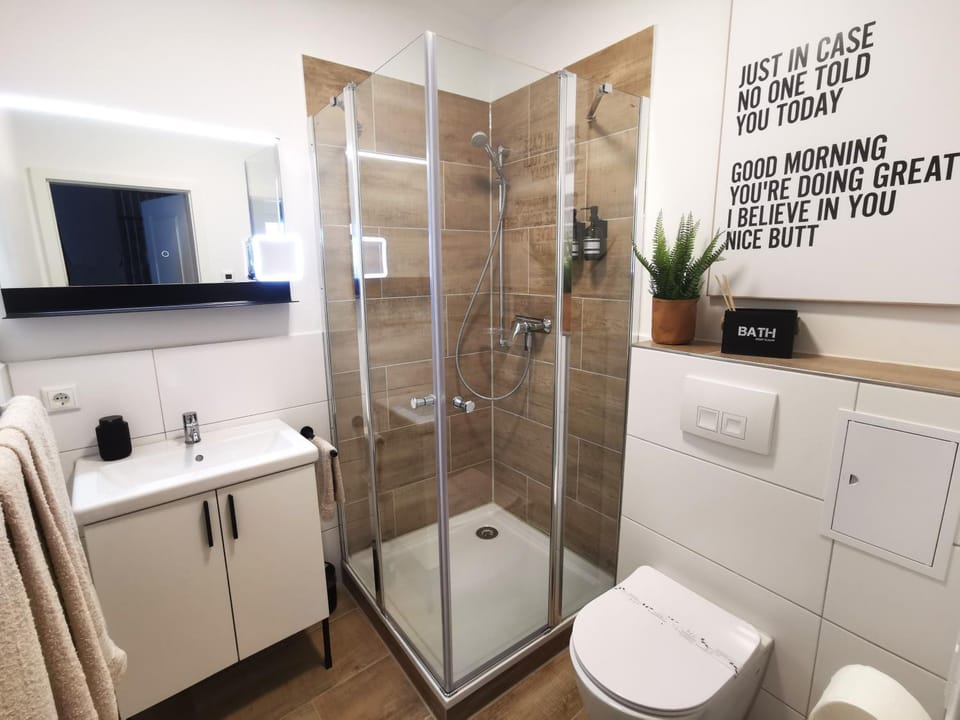 Shower, Toilet, Bathroom