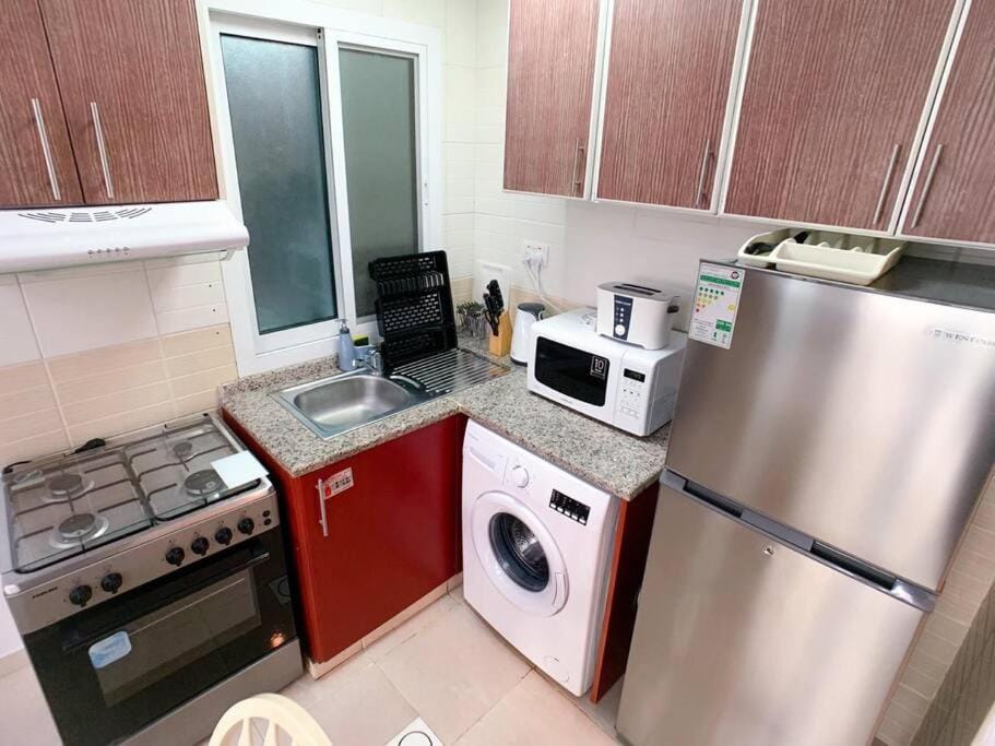 StoneTree - Furnished Studio in Peaceful Location Apartment in Dubai