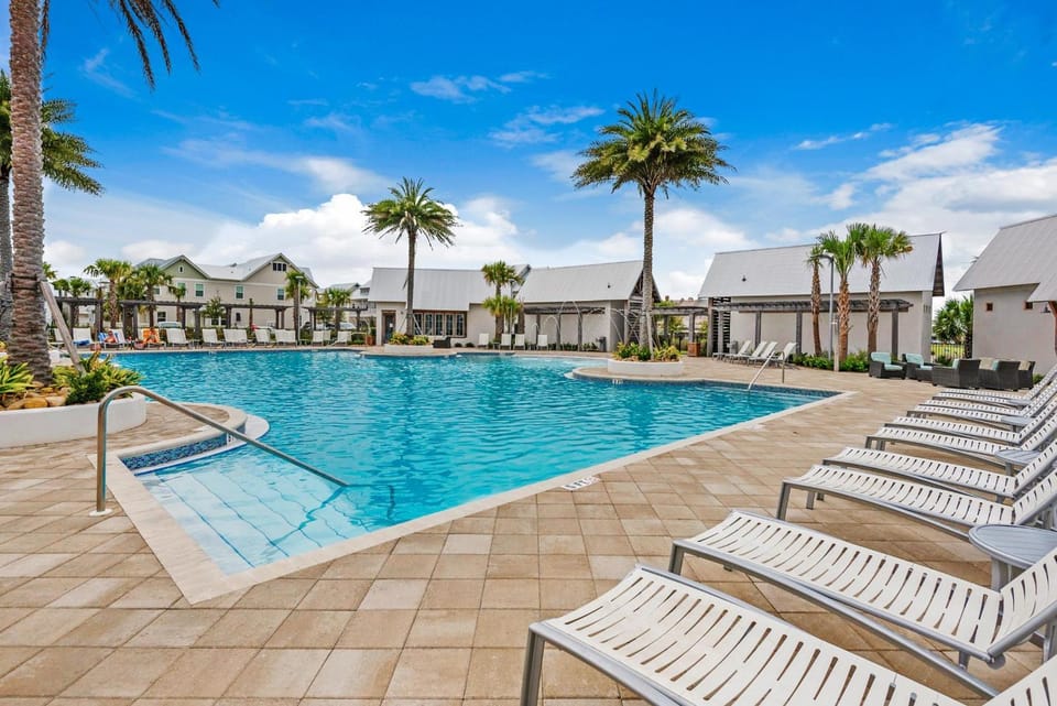 Town of Prominence 67C - Pour Beach Life House in South Walton County