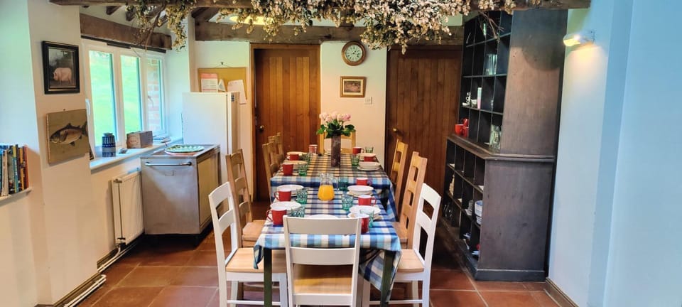 Food and drinks, Dining area, Food, Breakfast, Lunch, Dinner, kitchen