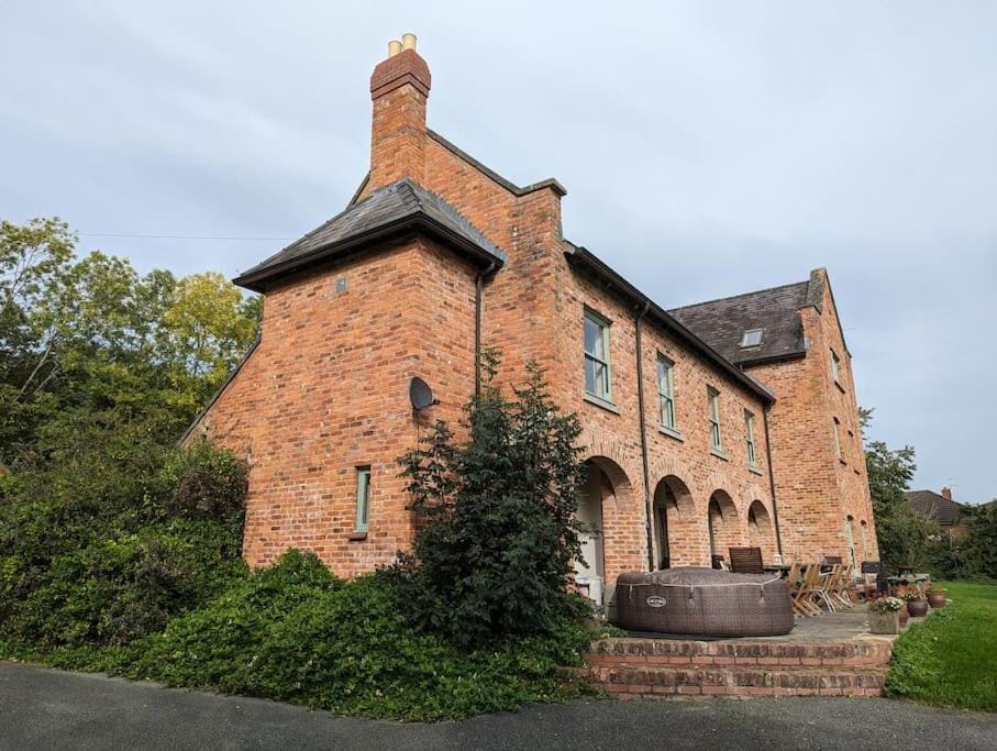 Property building, Day