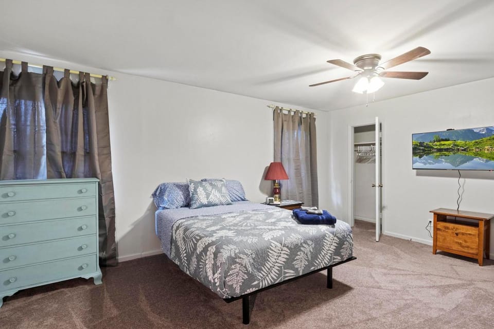 Rose Garden - Delightful Private and Peaceful Home House in Raleigh