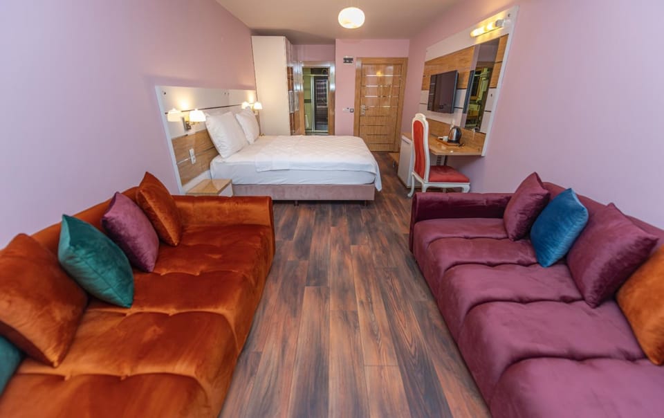 Bed, Seating area, Bedroom
