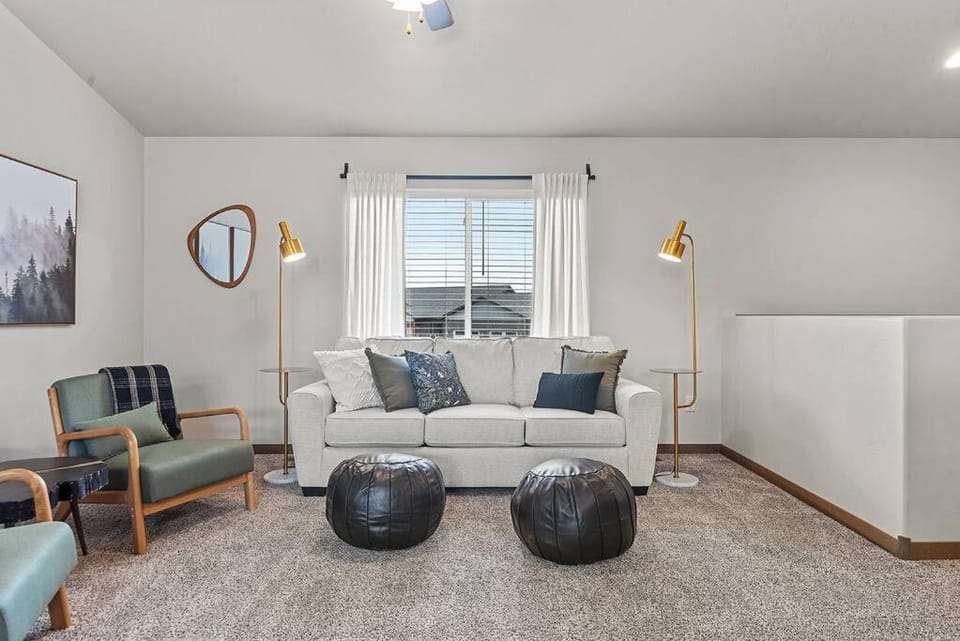 Living room, Seating area