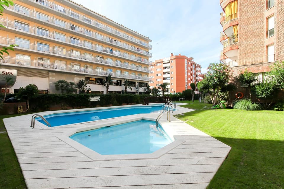 Property building, Garden, Garden view, Swimming pool