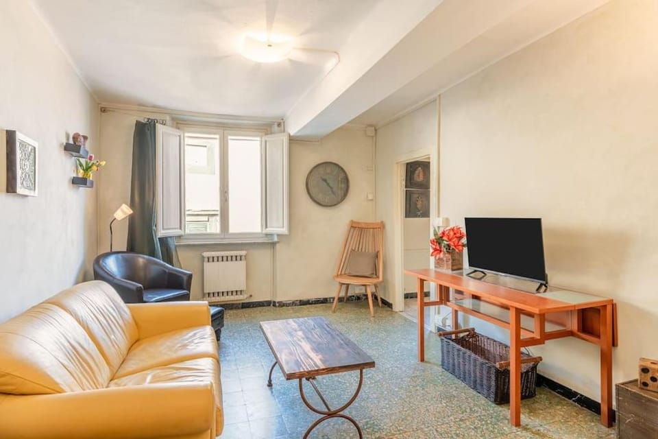 Communal lounge/ TV room, TV and multimedia, Living room, Seating area