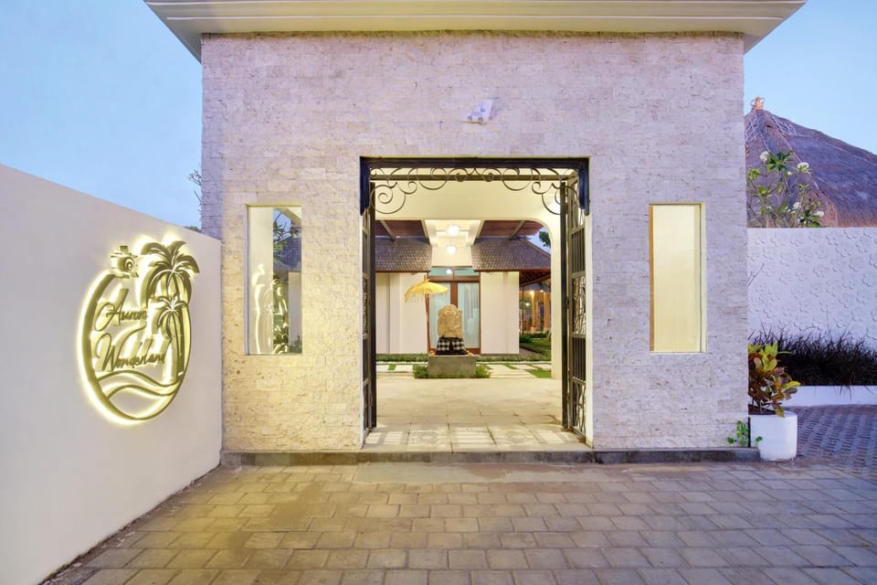 Facade/entrance