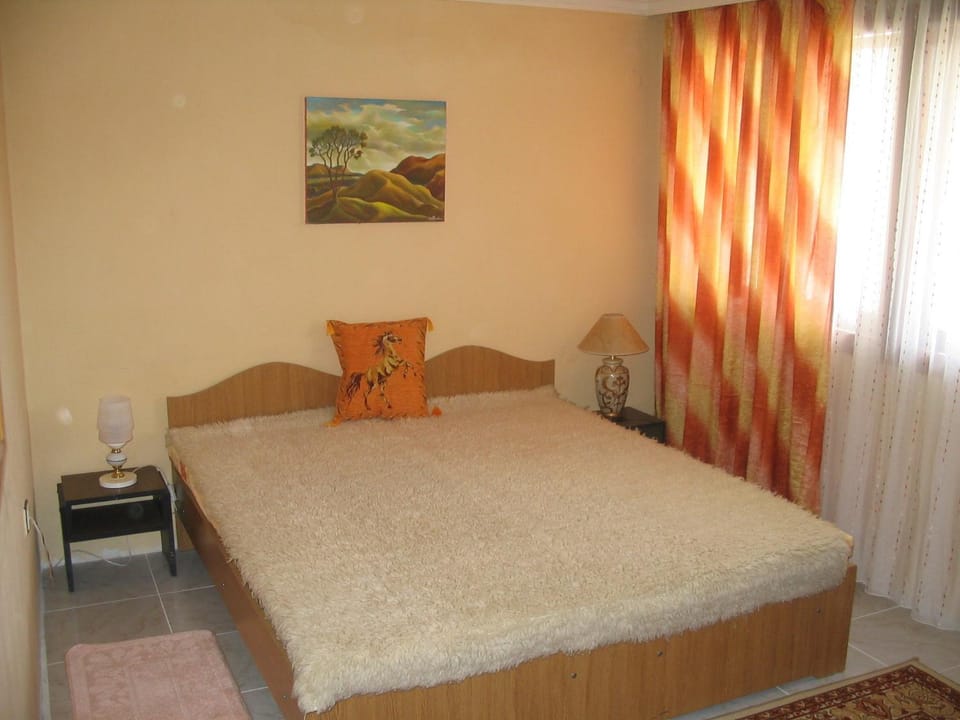 Day, Photo of the whole room