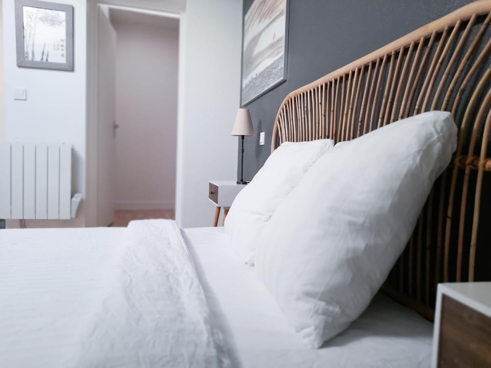 Bed, Bedroom, internet