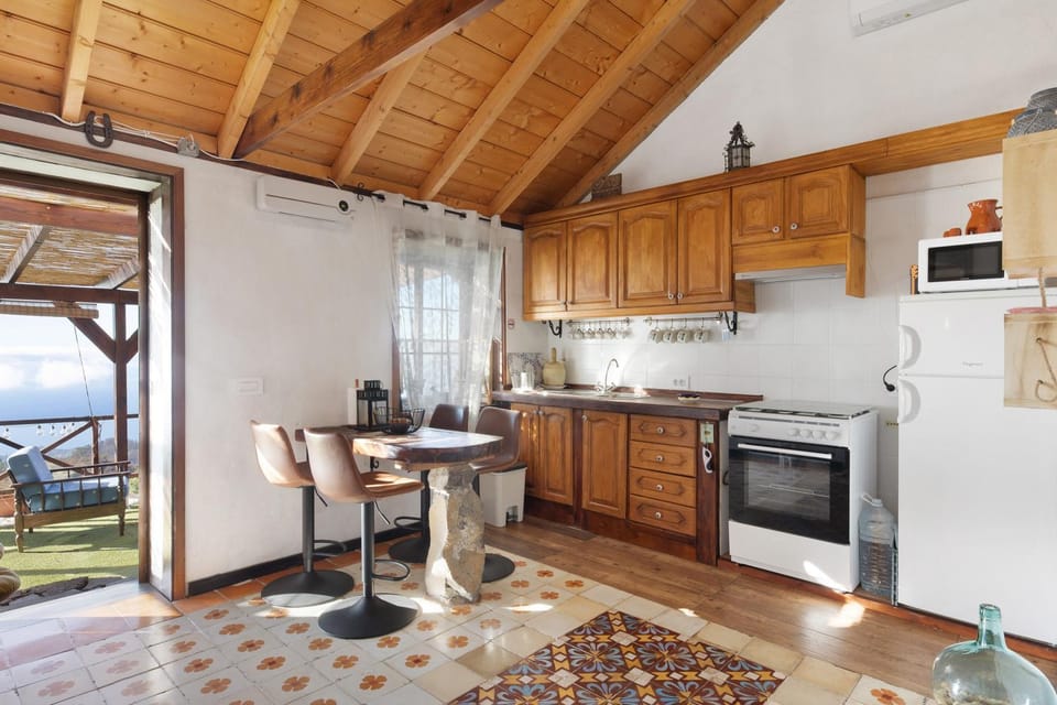 Property building, Kitchen or kitchenette, Living room