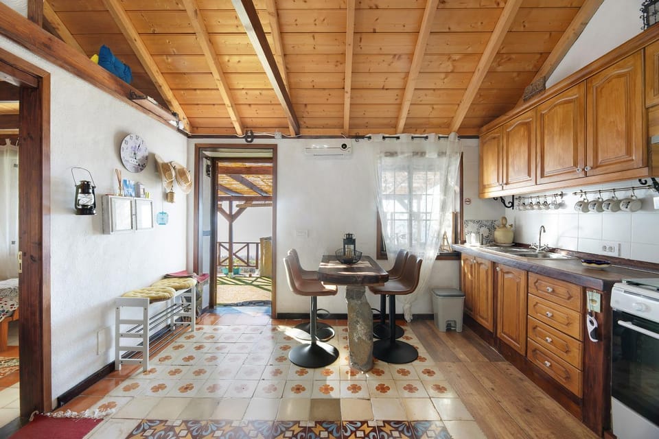 Property building, Kitchen or kitchenette, Living room