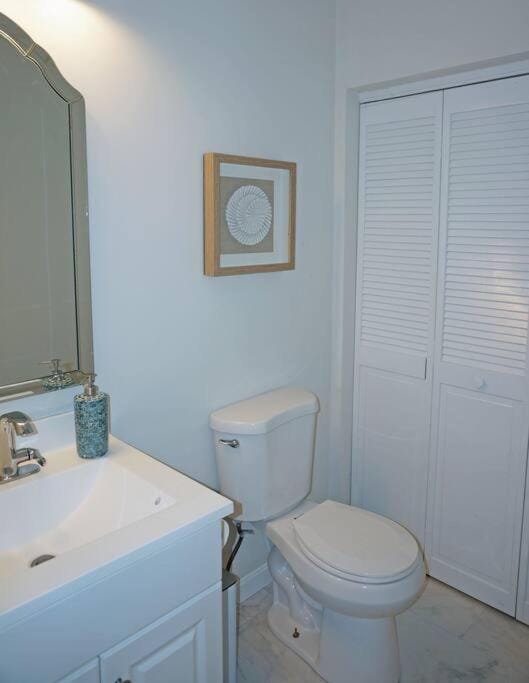 Toilet, Bathroom, laundry