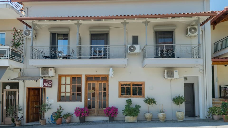 Property building, Facade/entrance