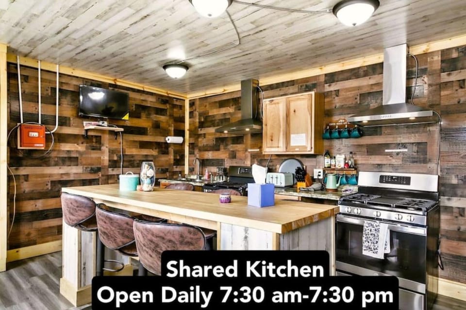 10 Renovated Dog Friendly Cozy Room Leadville Apartment in Leadville