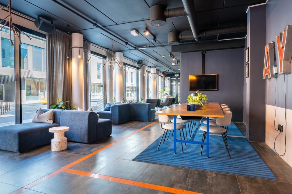 Communal lounge/ TV room