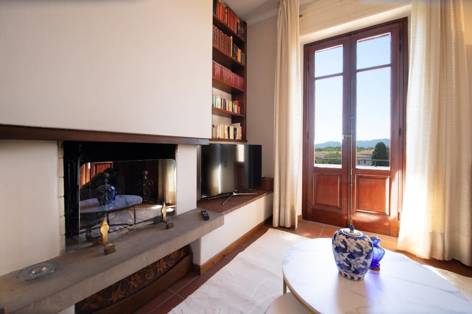Communal lounge/ TV room, Living room