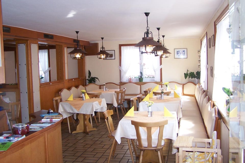 Restaurant/places to eat