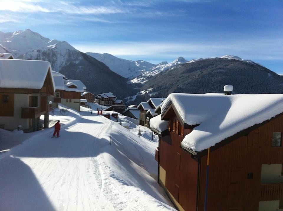 Skiing, Mountain view