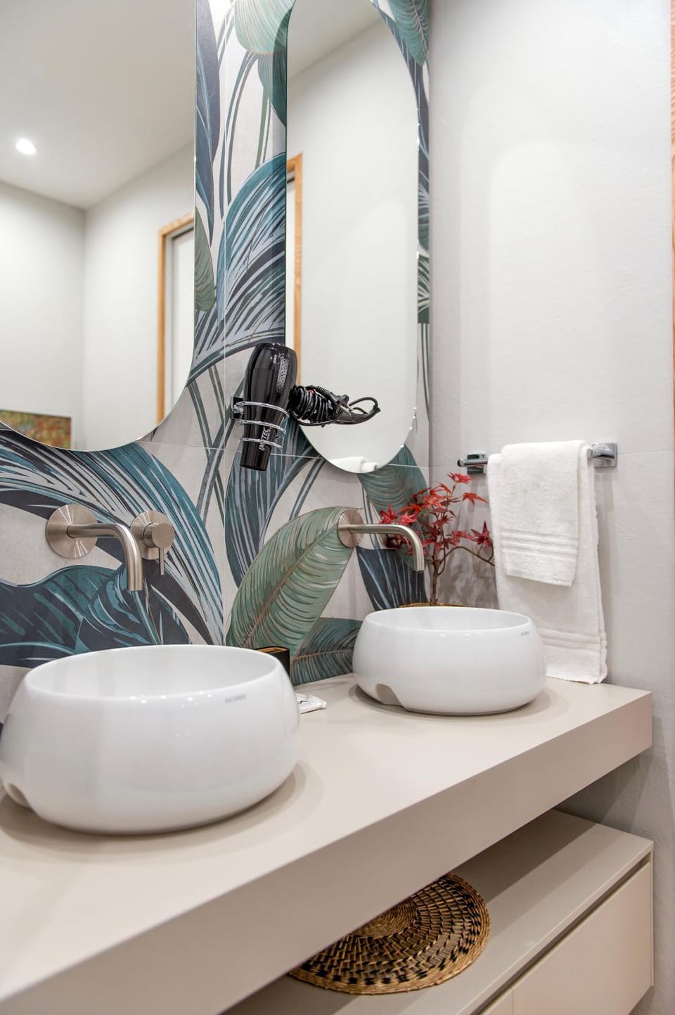 Bathroom, Decorative detail