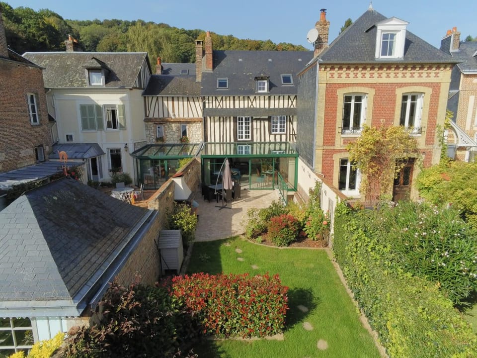 Property building, Garden, Garden view